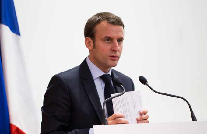 Emmanuel Macron dans les Vosges visite une scierie, échange et dîne avec la filière bois
