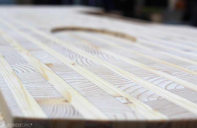 Détail d’un comptoir en YD-Woods n° 1 présenté à l’exposition sur le bois et le design, organisée lors de la Paris Design Week 2019, avec des financements de France Bois Forêt