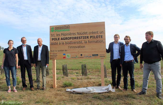 Inauguration du pôle agroforestier de Pépinières Naudet. De gauche à droite: Isabelle Jounot, Frédéric Naudet, Vincent Naudet, Martin Naudet, Pierre Naudet, Thierry Quennesson