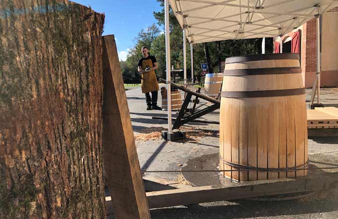 Démonstration de tonnellerie par le groupe Charlois à Fontainebleau lors du festival 2021 des forêts en Île-de-France (photo: droits réservés)