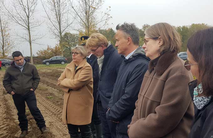 Les ministres Sylvie Retailleau et Marc Fesneau en déplacement dans l’Yonne, en présence notamment de Philippe Mauguin, président de l’Inrae, et de Valérie Metrich-Hecquet, directrice générale de l’ONF (photo: droits réservés)