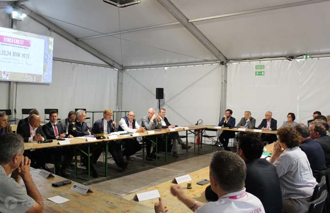 Table ronde en présence du ministre de l’Agriculture Marc Fesneau (crédit photo: CC/Forestopic)