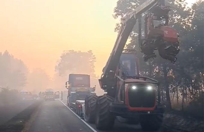 Intervention de machines forestières durant le feu de Boussès (crédit photo: Alliance Forêts Bois)