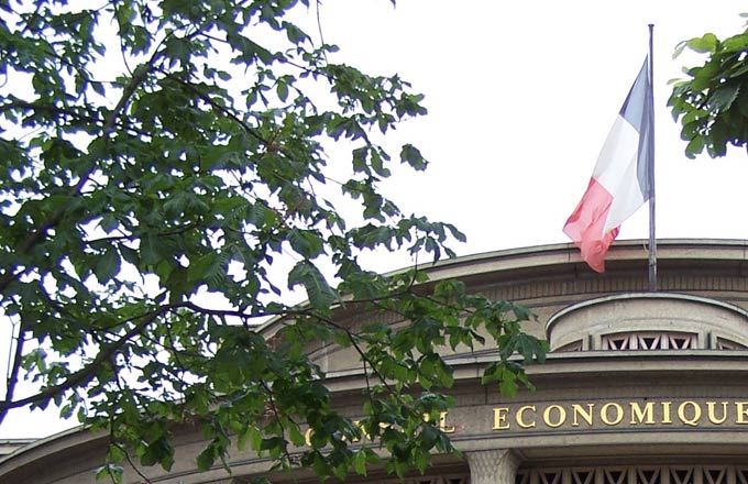 Détail de la façade du CESE (photo d'archive, crédit: LPLT)