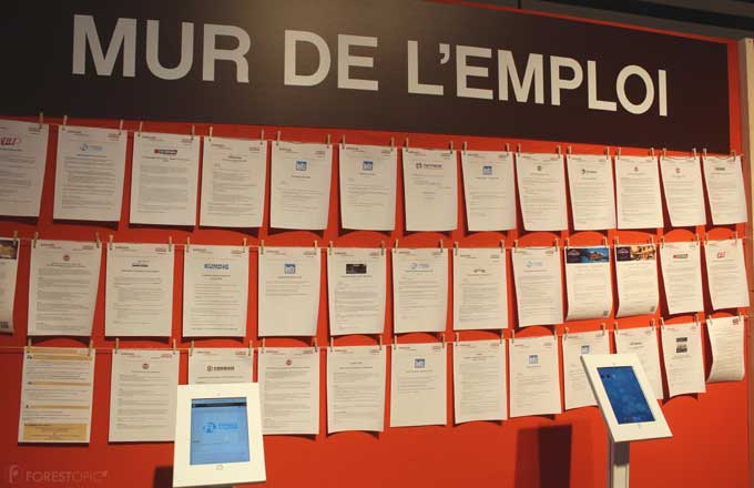 « Mur de l’emploi » au salon Eurobois 2020 à Lyon (crédit photo: CC/Forestopic)