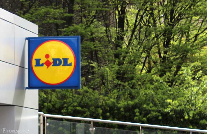 Lidl opte pour la certification forestière, y compris dans la viscose qui sert à confectionner ses textiles