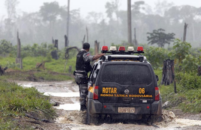 Voiture de police, Amazonie