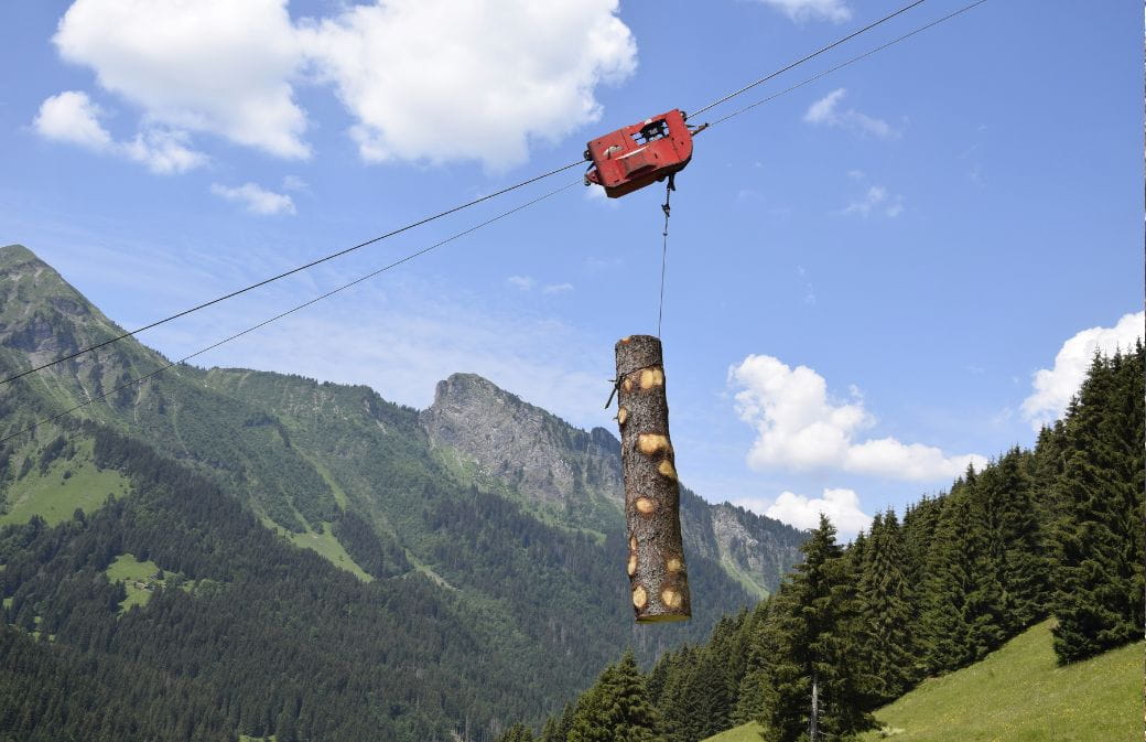 Débardage par câble aérien à Morzine (crédit photo: Coforet)
