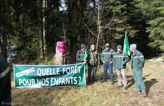 Manifestation syndicale en marge d’une visite de presse, début mars 2020 (crédit photo: CC/Forestopic)