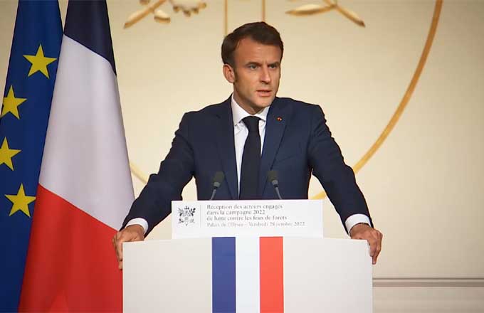 Emmanuel Macron dévoile un plan pour rebâtir les forêts, la filière bois et la sécurité civile