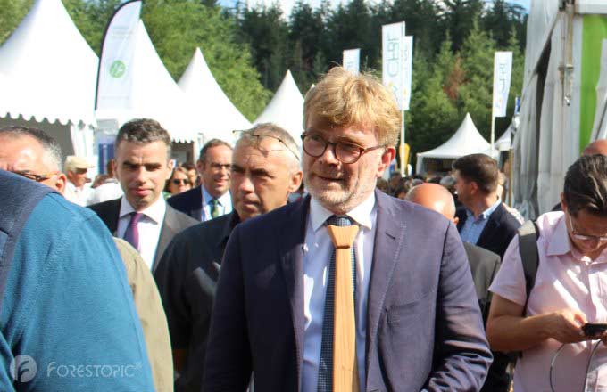 En visite à Euroforest 2023, Marc Fesneau n’est pas tout à fait contre une nouvelle loi sur la forêt