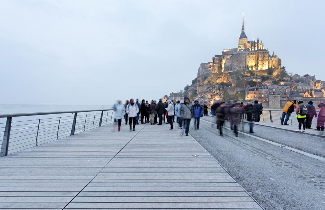 La Jetée, pont-passerelle qui mène au mont Saint-Michel (photo David Boureau)