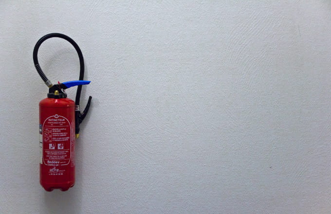 Extincteur (crédit photo: Afordon CC BY-NC-SA 2.0)