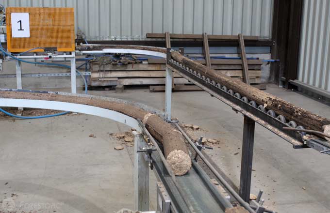Les bûches densifiées sont l’un des produits qui sortent des usines du groupe Poujoulat, aux côtés du bois bûche ou du bois d’allumage (crédit photo: CC/Forestopic)