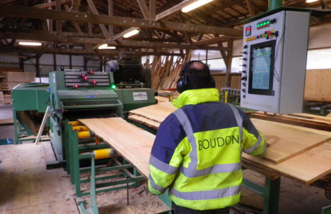 Scierie de service Boudon à Chaudes-Aigues dans le Cantal (crédit photo: MC)